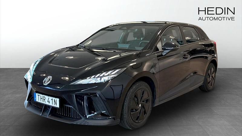 Svart (black) Begagnad 2023 MG MG4 EV Halvkombi | 259 900 kr - Bild 1/4