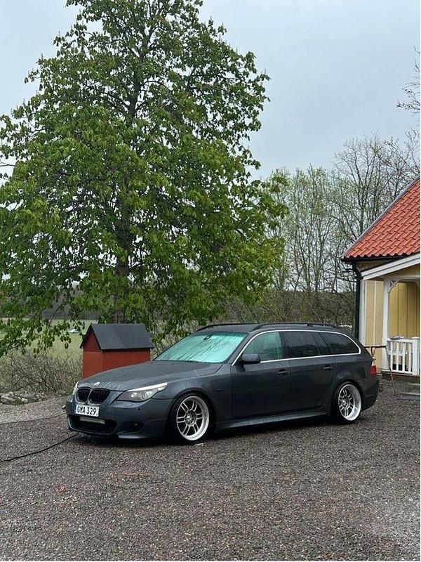 Grå Begagnad 2008 BMW 535 M Sport Kombi | 145 000 kr - Bild 1/4