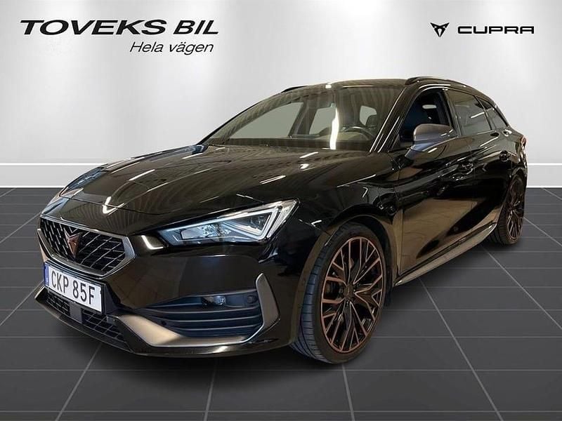 Midnight black metallic Begagnad 2022 Seat Leon CUPRA | 289 000 kr (Dyr) - Bild 1/4