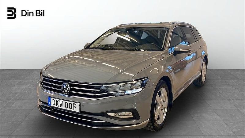 Begagnad VW Passat 200 HK (147 kW) 2022 Moonstone grey Kombi
