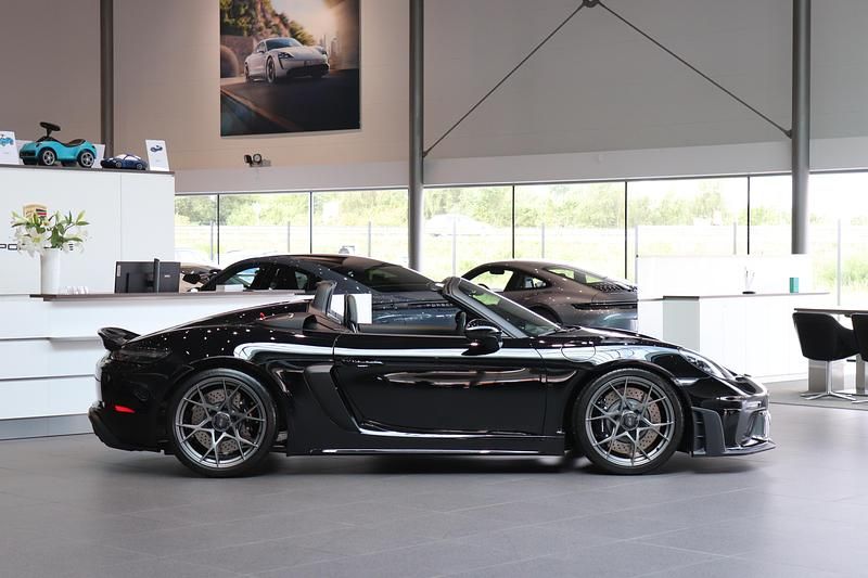 Ny Porsche 718 Spyder 508 HK (373 kW) 2025 Svart Cab