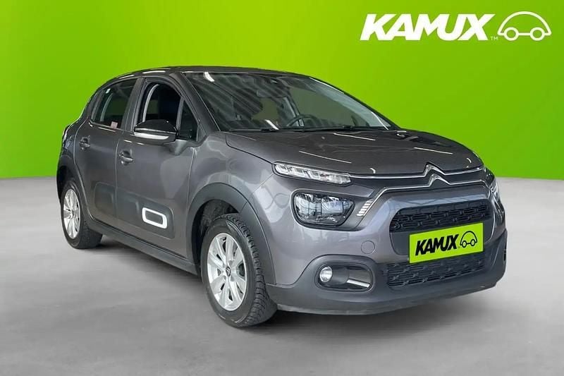 Silver/grå Begagnad 2022 Citroën C3 PureTech Halvkombi | 114 900 kr (Marknadspris) - Bild 1/4