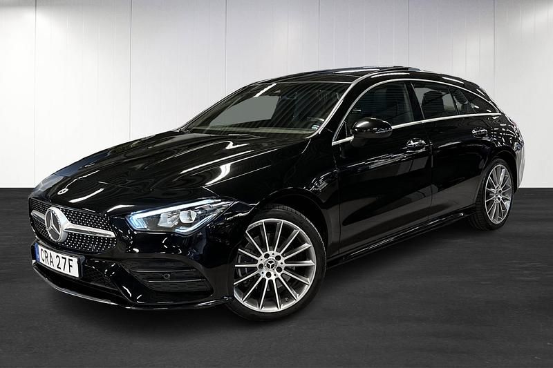 Svart (black) Begagnad 2023 Mercedes CLA250e Shooting Brake AMG line Kombi | 359 900 kr (Marknadspris) - Bild 1/4