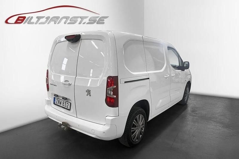 Begagnad Peugeot Partner 103 HK (75 kW) 2018 Vit Minibuss