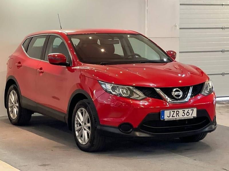 Begagnad Nissan Qashqai S 116 HK (85 kW) 2015 Röd SUV