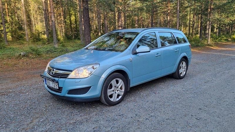 Blå Begagnad 2010 Opel Astra Kombi | 29 500 kr (Bra pris) - Bild 1/4