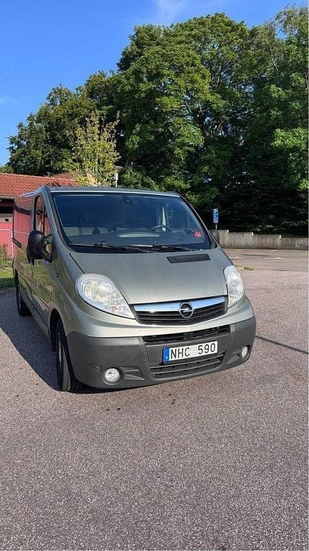 Brun Begagnad 2013 Opel Vivaro Van | 59 900 kr (Marknadspris) - Bild 1/4