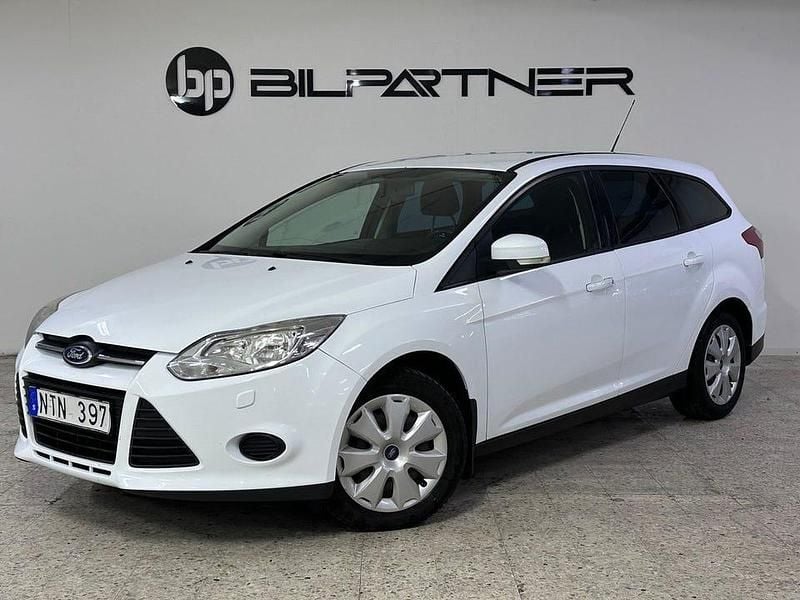 Vit Begagnad 2011 Ford Focus Kombi | 49 900 kr (Marknadspris) - Bild 1/4
