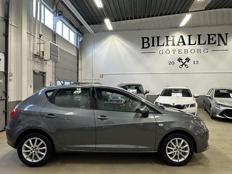 Begagnad Seat Ibiza Style 90 HK (66 kW) 2017 Grå Halvkombi