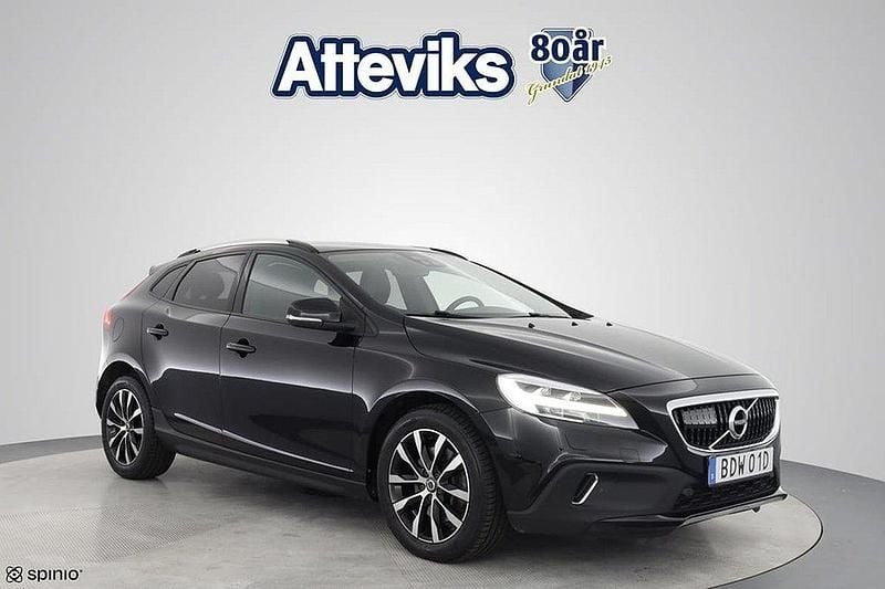 Svart Begagnad 2019 Volvo V40 CC Pro Kombi | 209 900 kr (Marknadspris) - Bild 1/4