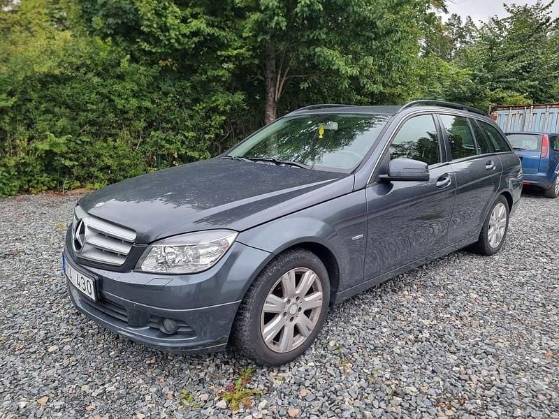 Mörkgrå Begagnad 2010 Mercedes C180 Classic Kombi | 59 900 kr (Dyr) - Bild 1/4
