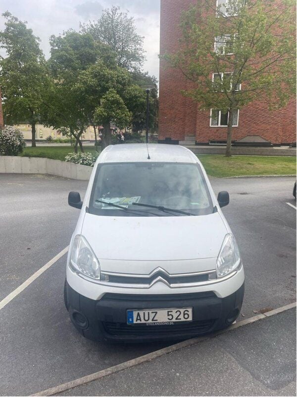 Vit Begagnad 2012 Citroën Berlingo Minibuss | 19 900 kr - Bild 1/4