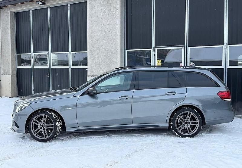 Begagnad Mercedes E220 AMG 170 HK (125 kW) 2016 Grå Kombi