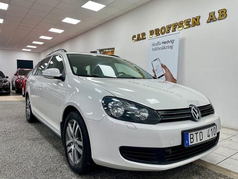 Vit Begagnad 2010 VW Golf VI Kombi | 64 900 kr (Lite dyr) - Bild 1/4