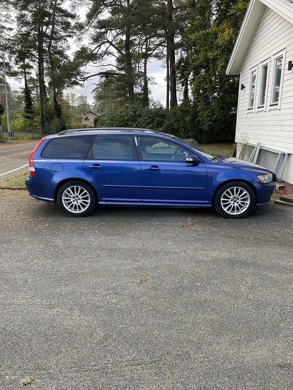 Blå Begagnad 2007 Volvo V50 Kombi | 35 000 kr - Bild 1/4
