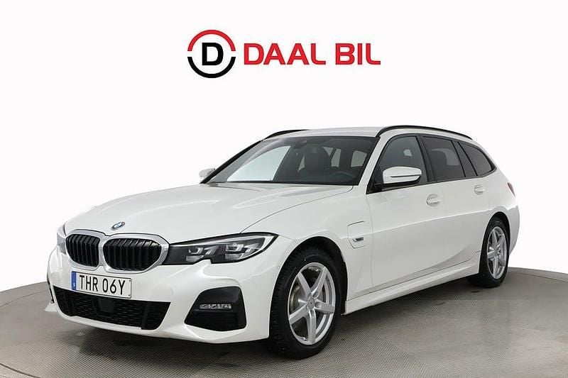 Begagnad BMW 330e M Sport 184 HK (135 kW) 2021 Vit Kombi