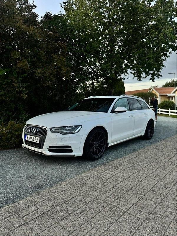 Vit Begagnad 2014 Audi A6 Allroad Kombi | 165 000 kr (Marknadspris) - Bild 1/4