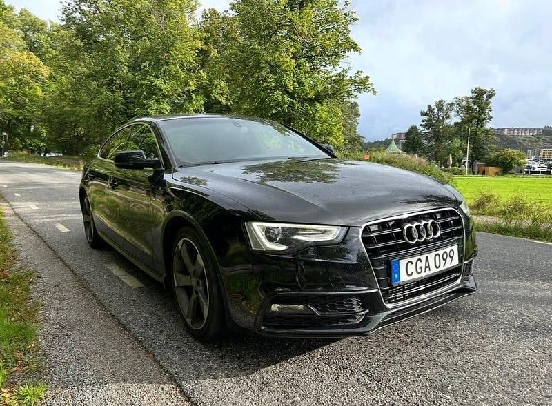 Begagnad Audi A5 Sportback Proline 170 HK (125 kW) 2015 Brilliant black (a2/y9b) Halvkombi