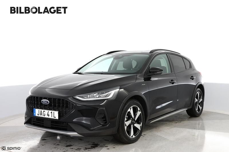 Svart Begagnad 2023 Ford Focus Active | 229 800 kr (Marknadspris) - Bild 1/4