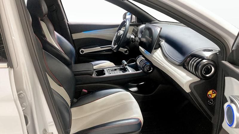 Begagnad BYD Atto 3 Design 150 kW (204 HK) 2022 Vit SUV