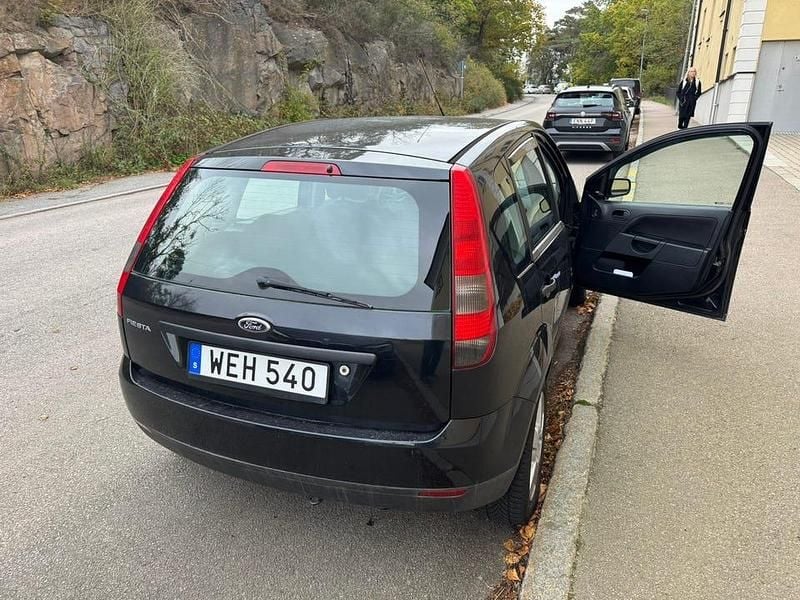 Begagnad 2005 Ford Fiesta | 20 000 kr (Marknadspris) - Bild 1/4