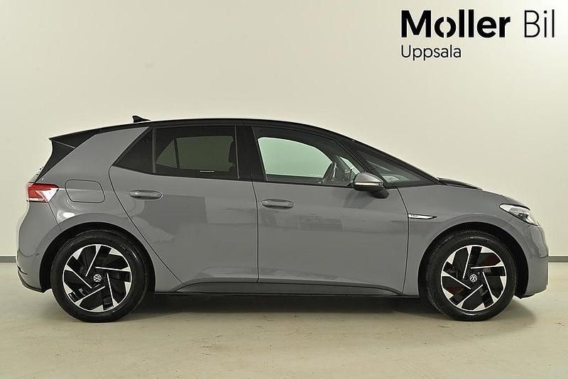 Begagnad VW ID.3 Pro Performance 150 kW (204 HK) 2023 Moonstone grey black Halvkombi