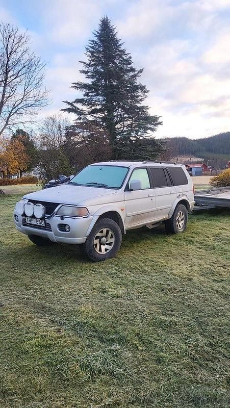 Begagnad 2003 Mitsubishi Pajero SUV | 23 000 kr - Bild 1/1