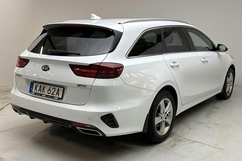 Begagnad Kia Ceed Sportswagon Advance 141 HK (103 kW) 2020 Vit Kombi