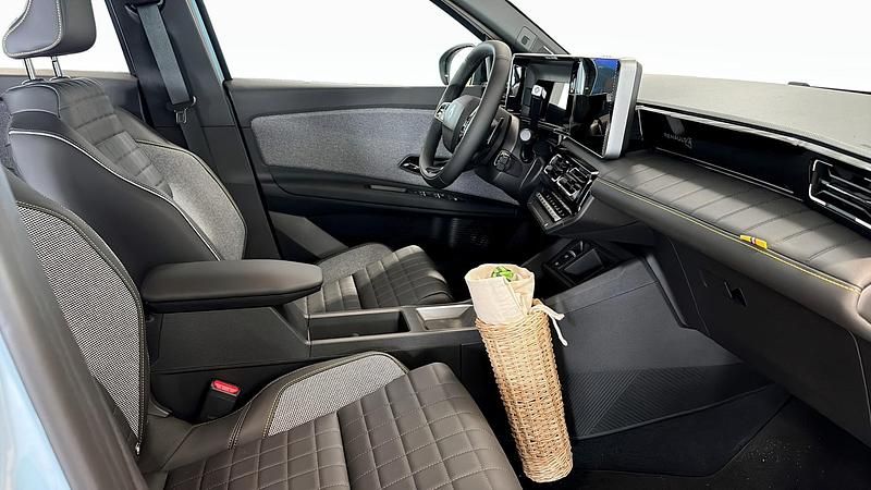 Ny Renault 4 E-Tech Iconic 110 kW (150 HK) 2025 Blå SUV
