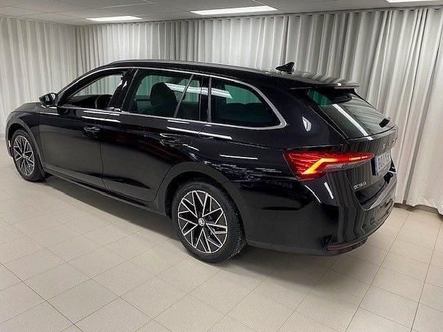 Ny Skoda Octavia 116 HK (85 kW) 2025 Black magic pärleffekt me