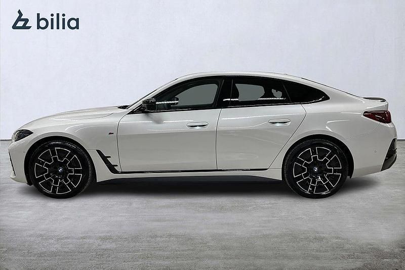 Begagnad BMW i4 M Sport 442 kW (601 HK) 2025 Vit Sedan