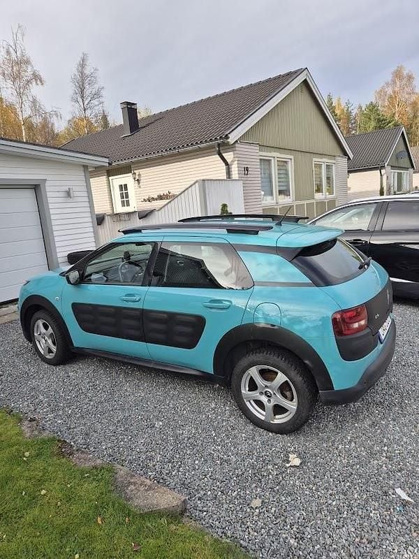 Blå Begagnad 2015 Citroën C4 Cactus Halvkombi | 64 000 kr (Bra pris) - Bild 1/3