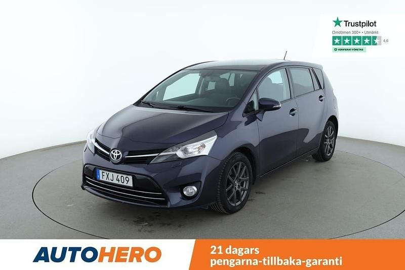 Blå Begagnad 2015 Toyota Verso Minibuss | 127 000 kr (Marknadspris) - Bild 1/4