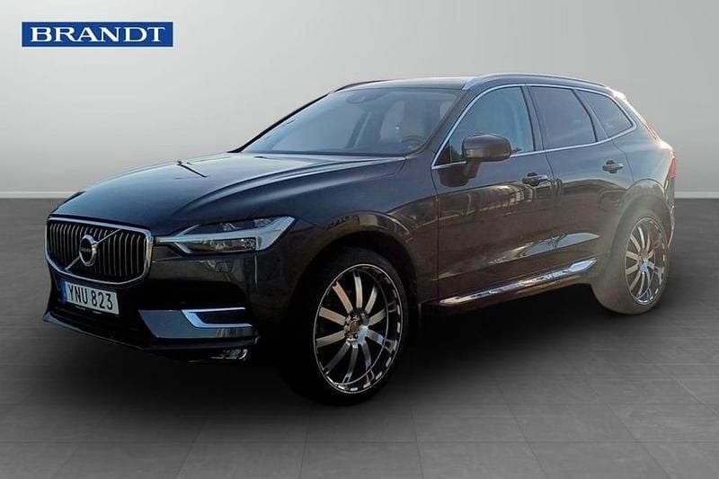 Mörkgrå (grå) Begagnad 2018 Volvo XC60 Inscription SUV | 294 900 kr (Marknadspris) - Bild 1/4