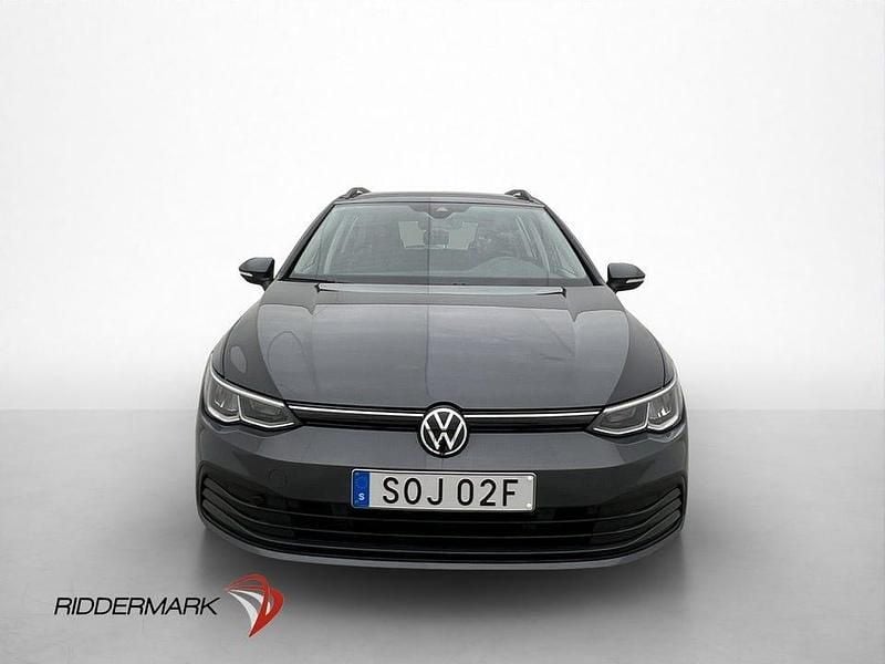 Begagnad VW Golf VIII 131 HK (96 kW) 2023 Mörkgrå Kombi