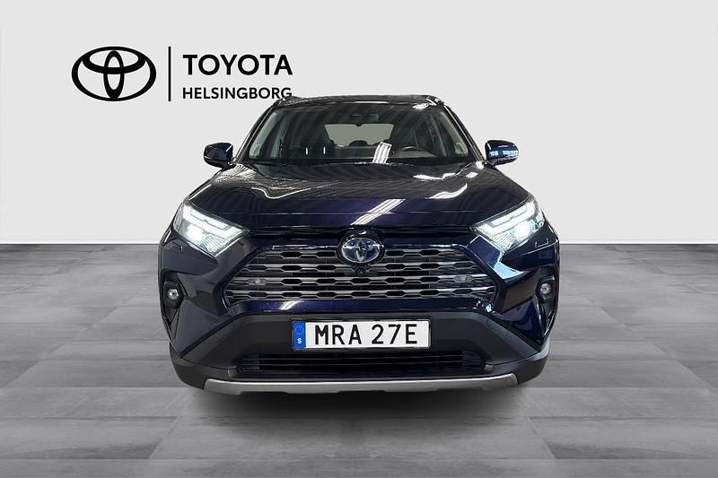 Begagnad Toyota RAV4 Hybrid Executive 224 HK (164 kW) 2023 Blå SUV