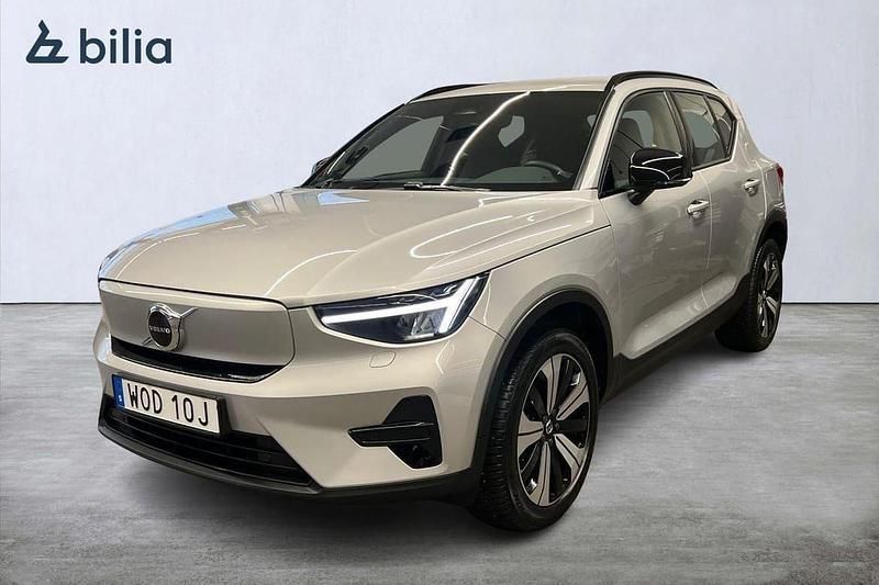 Silver Begagnad 2022 Volvo XC40 Core SUV | 359 000 kr - Bild 1/3