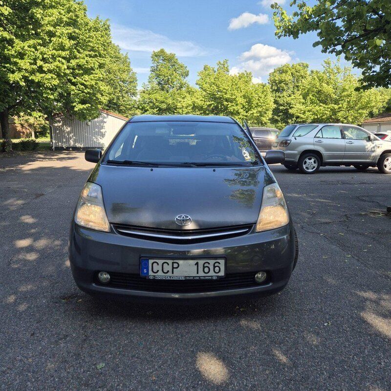 Grå Begagnad 2006 Toyota Prius Halvkombi | 44 000 kr (Marknadspris) - Bild 1/4