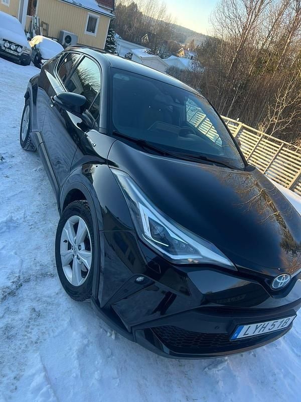 Begagnad Toyota C-HR 122 HK (89 kW) 2020 SUV