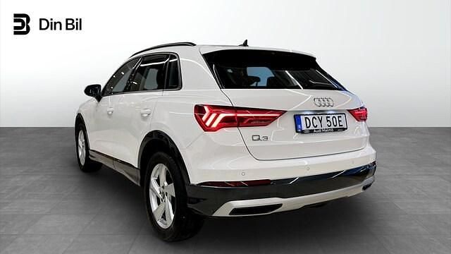 Begagnad Audi Q3 Advanced Plus 150 HK (110 kW) 2022 Ibisvit SUV