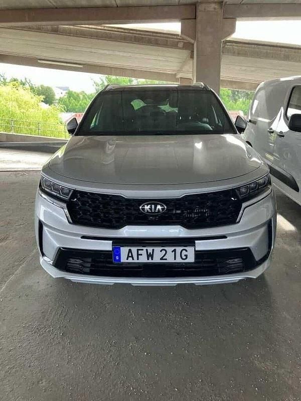 Grå Begagnad 2021 Kia Sorento Advance SUV | 389 000 kr (Bra pris) - Bild 1/4