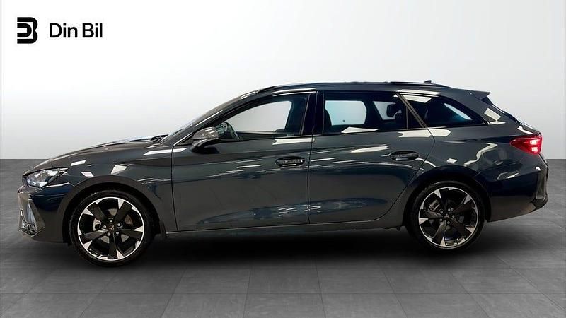 Begagnad Cupra Leon 150 HK (110 kW) 2024 Magnetic tech metallic Kombi