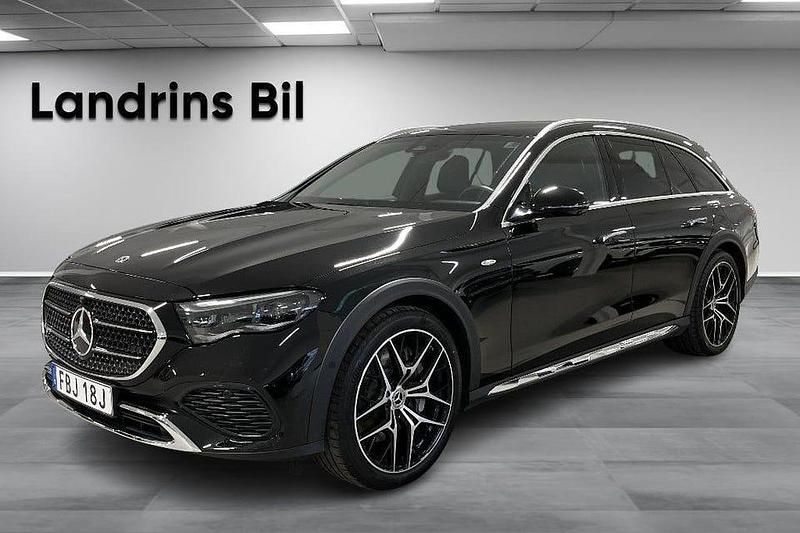 Obsidiansvart metallic Begagnad 2025 Mercedes E300 Kombi | 749 900 kr - Bild 1/4