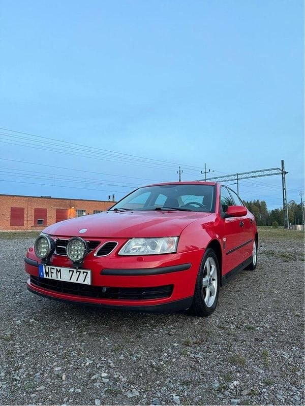 Röd Begagnad 2005 Saab 9-3 Linear Sedan | 16 500 kr (Bra pris) - Bild 1/4