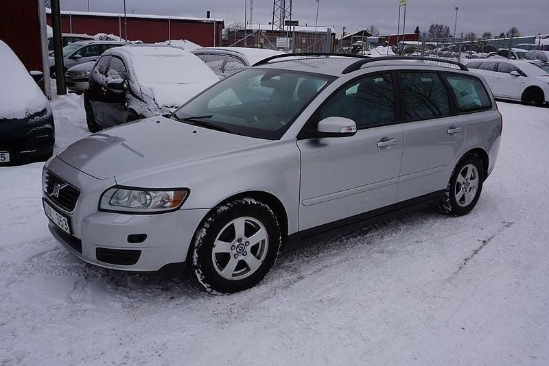 Begagnad Volvo V50 Kinetic 125 HK (91 kW) 2007 Ljusgrå Kombi