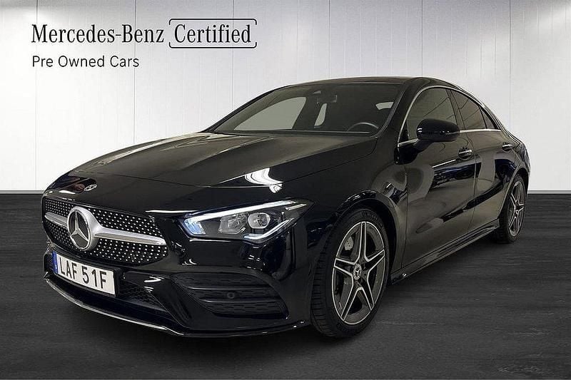 Svart Begagnad 2022 Mercedes CLA200 Sportkupé | 359 900 kr (Marknadspris) - Bild 1/4