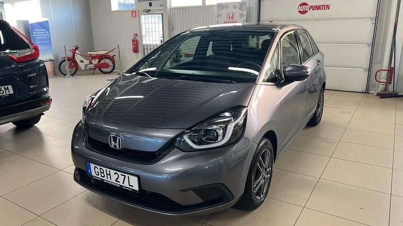 Mörkgrå (grå) Begagnad 2020 Honda Jazz Comfort Halvkombi | 179 900 kr (Marknadspris) - Bild 1/4