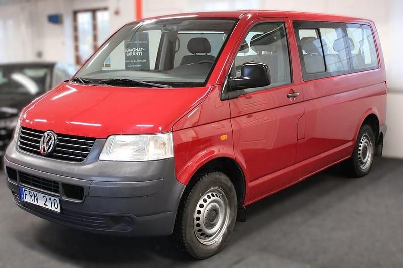 Mörkröd Begagnad 2007 VW Shuttle Minibuss | 139 900 kr - Bild 1/4