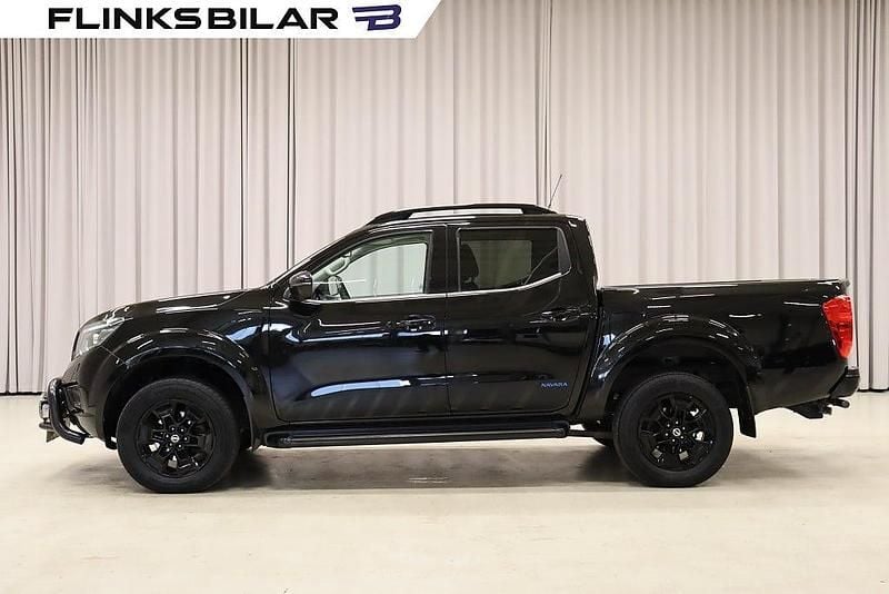 Begagnad Nissan Navara N-Guard 190 HK (139 kW) 2021 Svart (svart metallic) Pickup