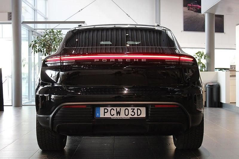 Begagnad Porsche Macan 330 kW (449 HK) 2025 Svart SUV